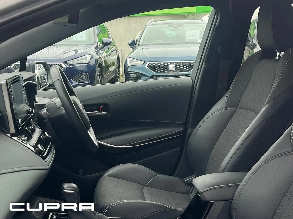 Toyota Corolla 1.8 Hybrid Luna Sport Hatchback - Image 4