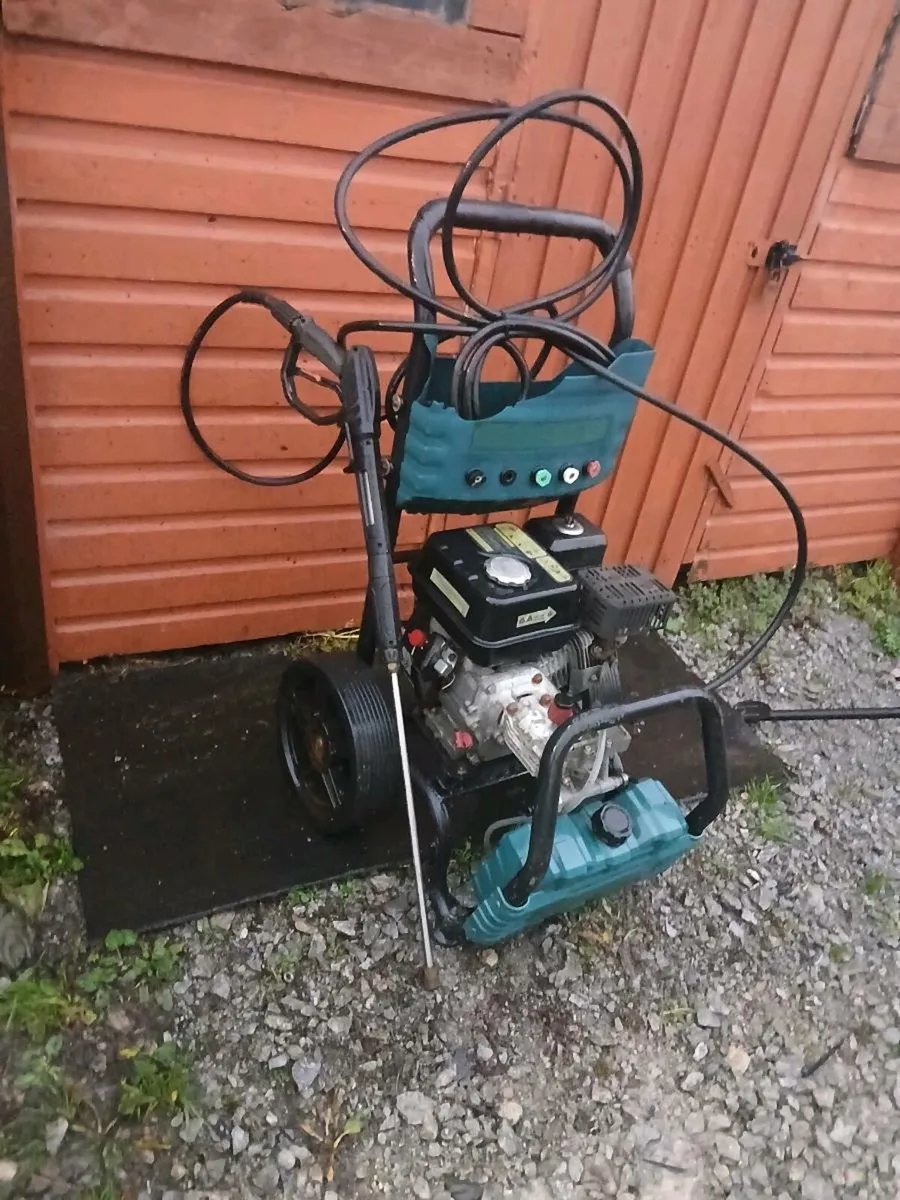 Power washer - Image 1