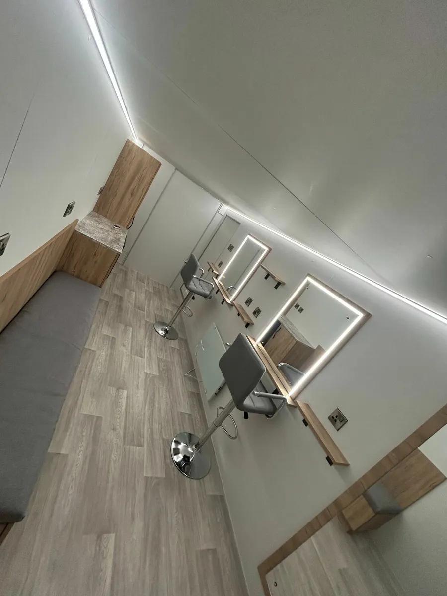 Mobile Barber Shop/Beauty Salon - Image 3