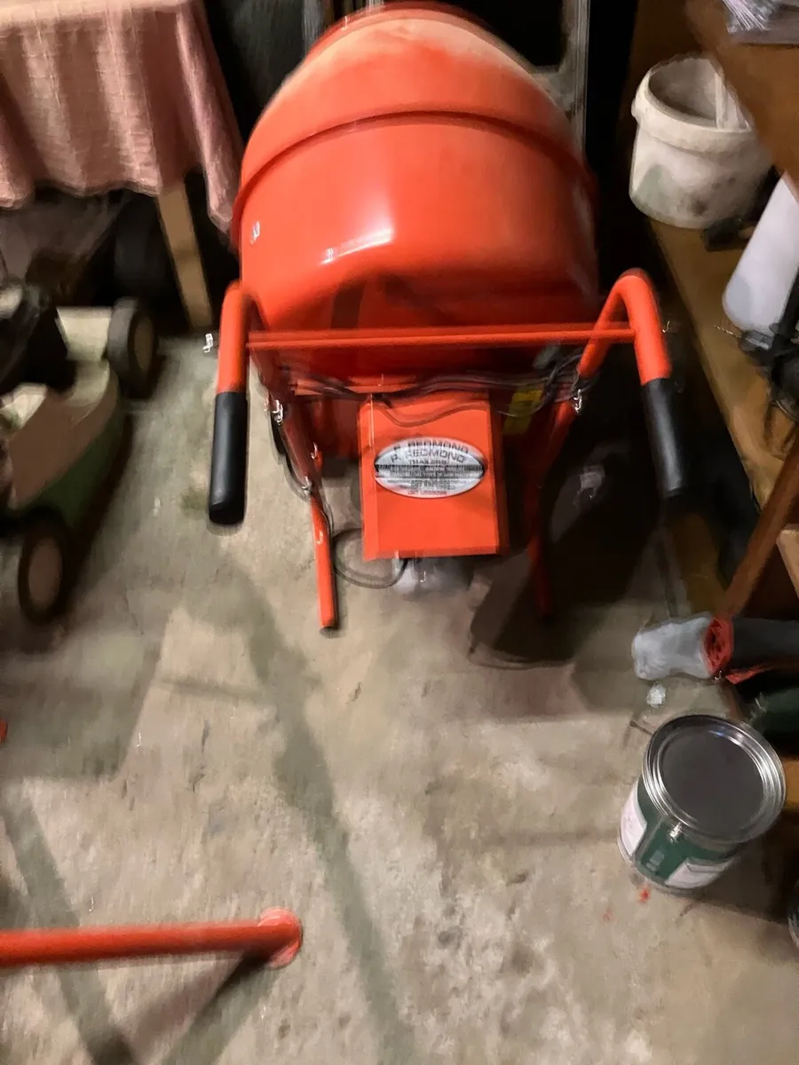 Cement mixers - Image 1