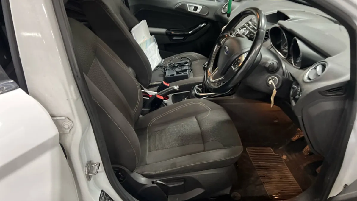 2016 Ford Fiesta 1.0 TITANIUM Petrol - Image 4