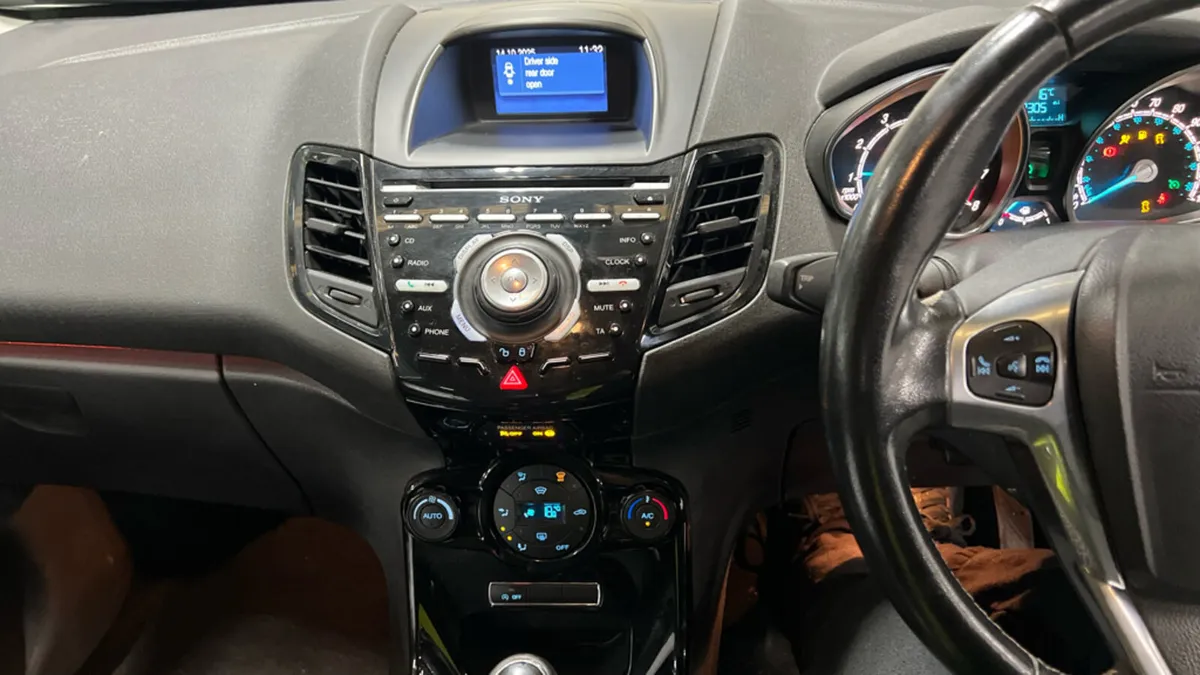 2016 Ford Fiesta 1.0 TITANIUM Petrol - Image 2