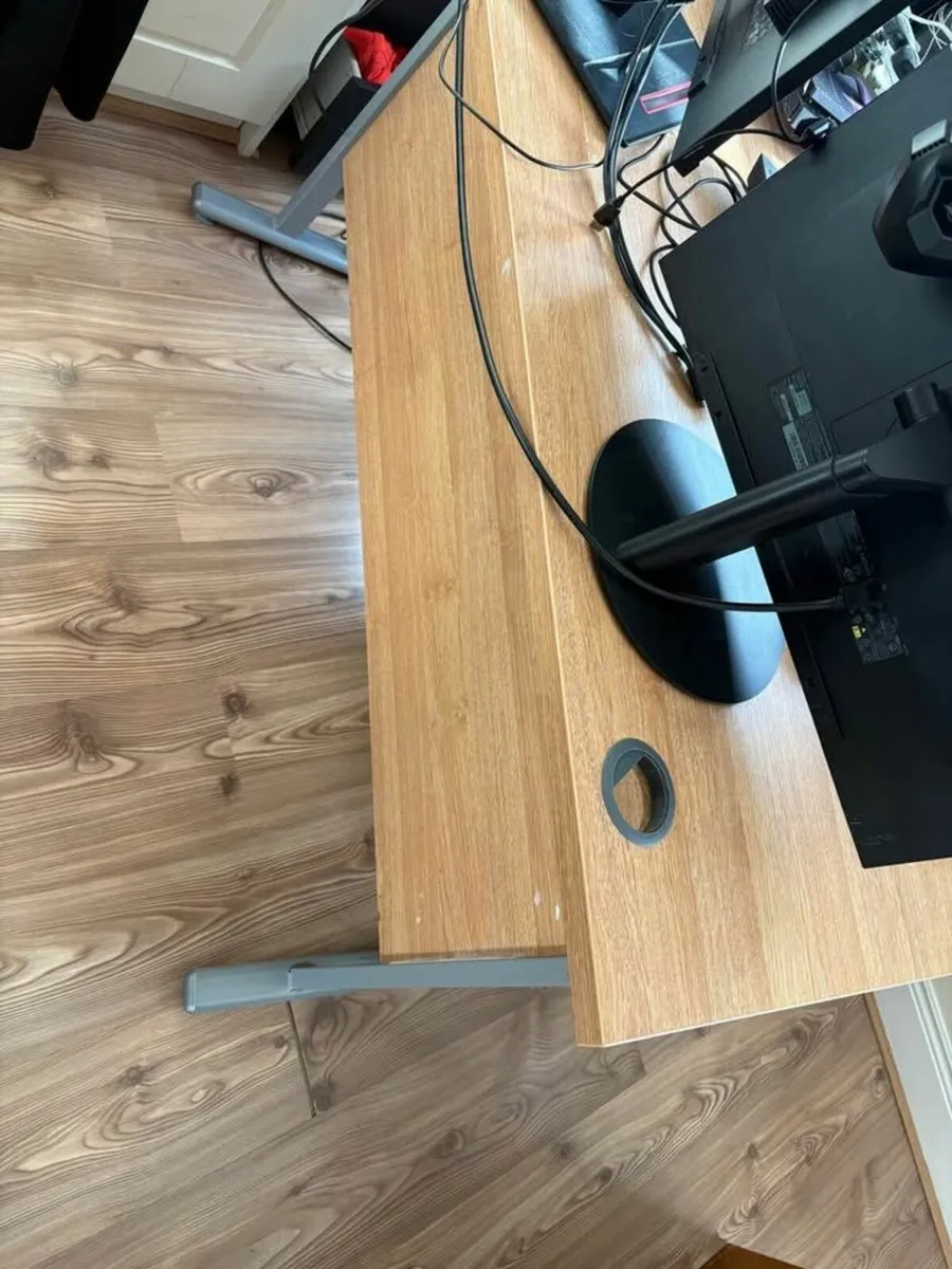 Large Solid Office Desk - Image 3