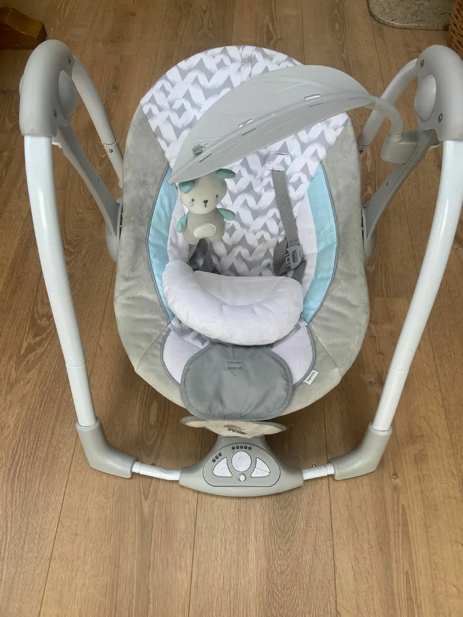 Baby swing - Image 1