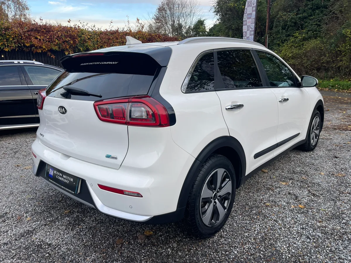 181 Kia Niro 1.6 Hybrid (EXCELLENT SPEC) - Image 3