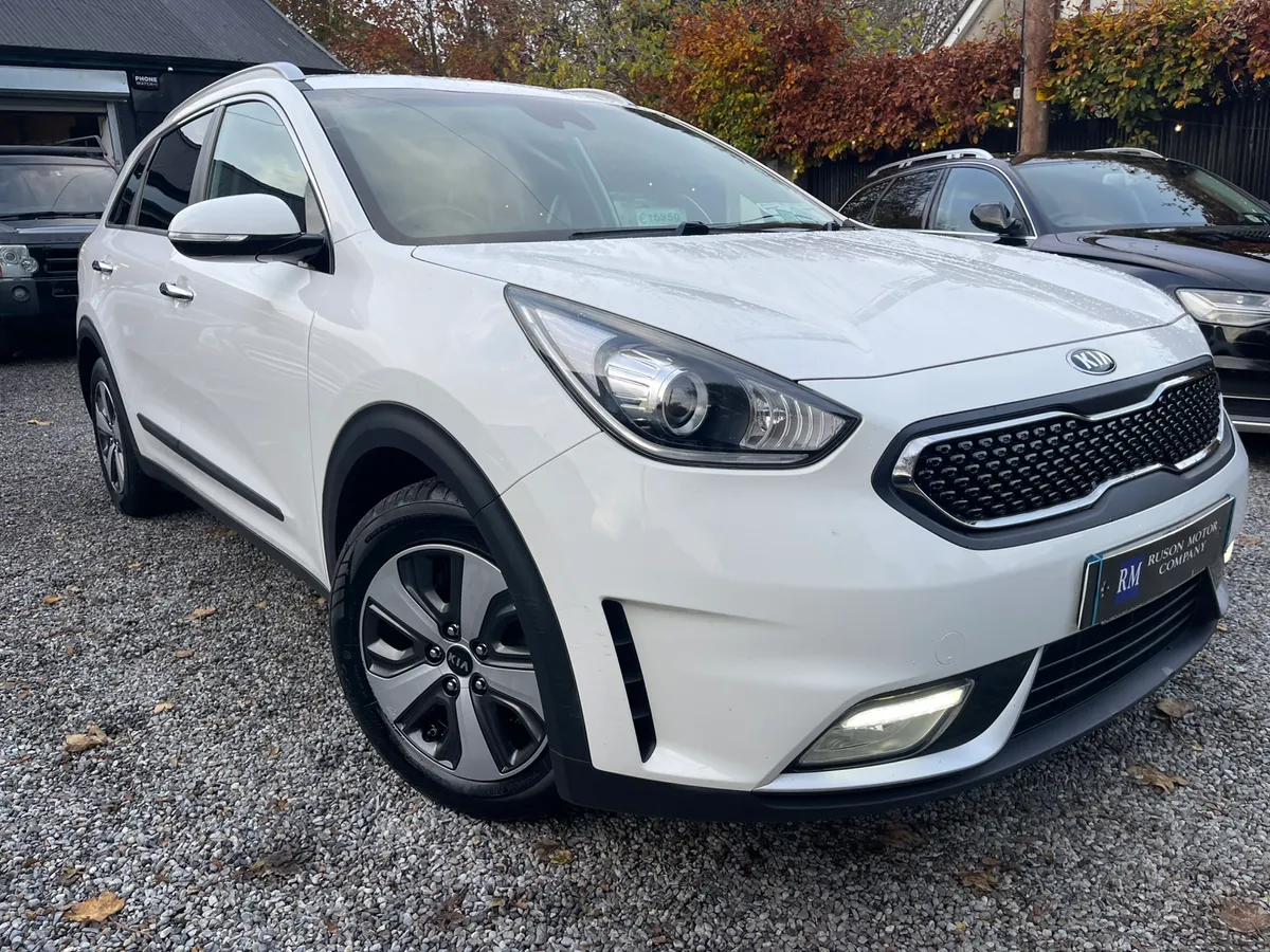 181 Kia Niro 1.6 Hybrid (EXCELLENT SPEC) - Image 4