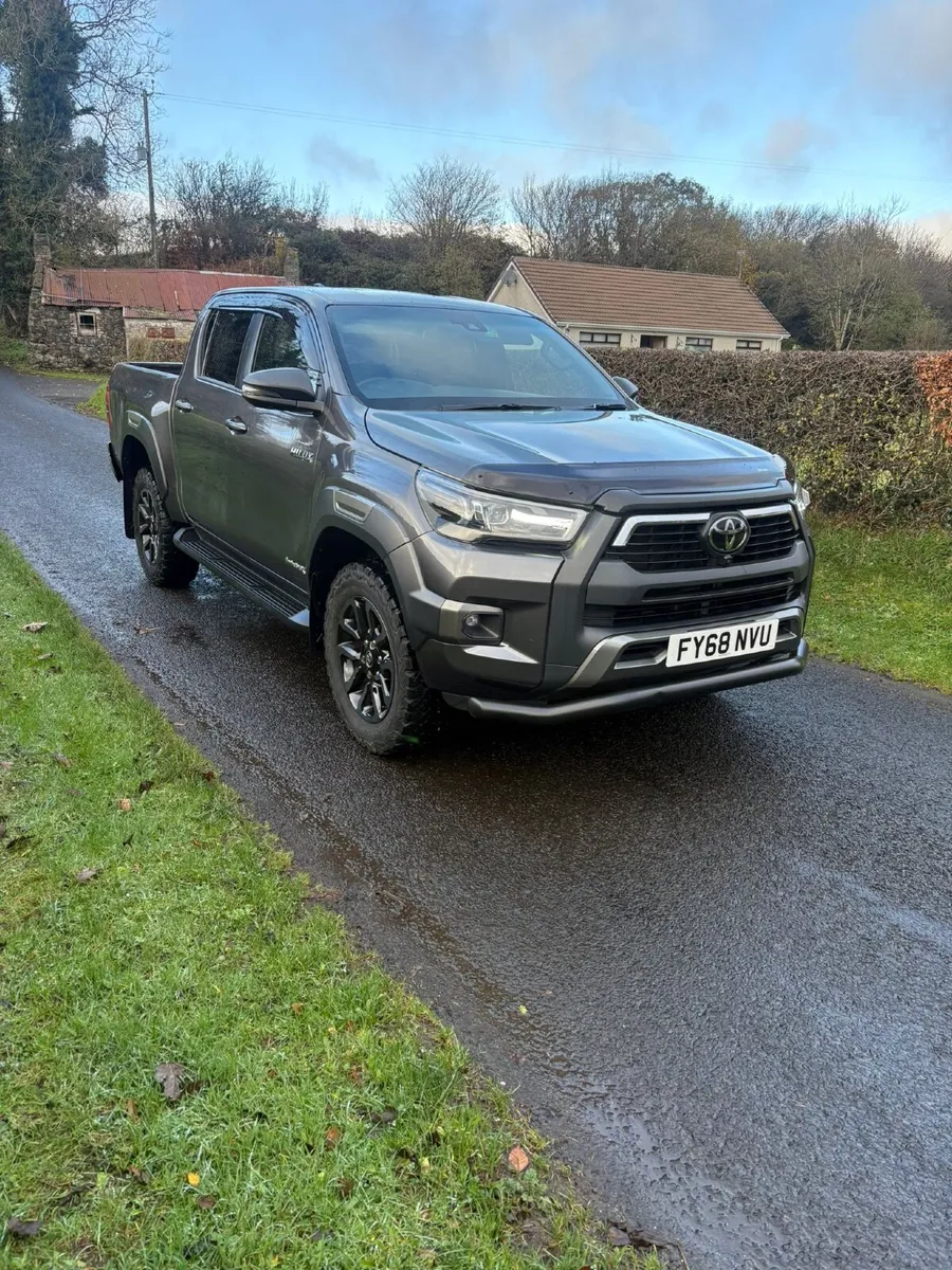 Toyota Hilux 2018 - Image 2