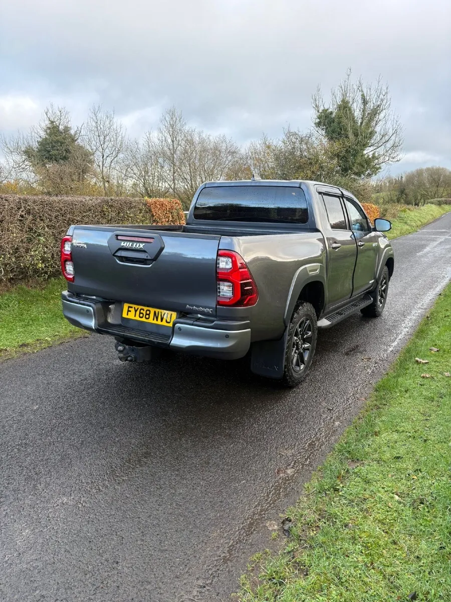 Toyota Hilux 2018 - Image 3