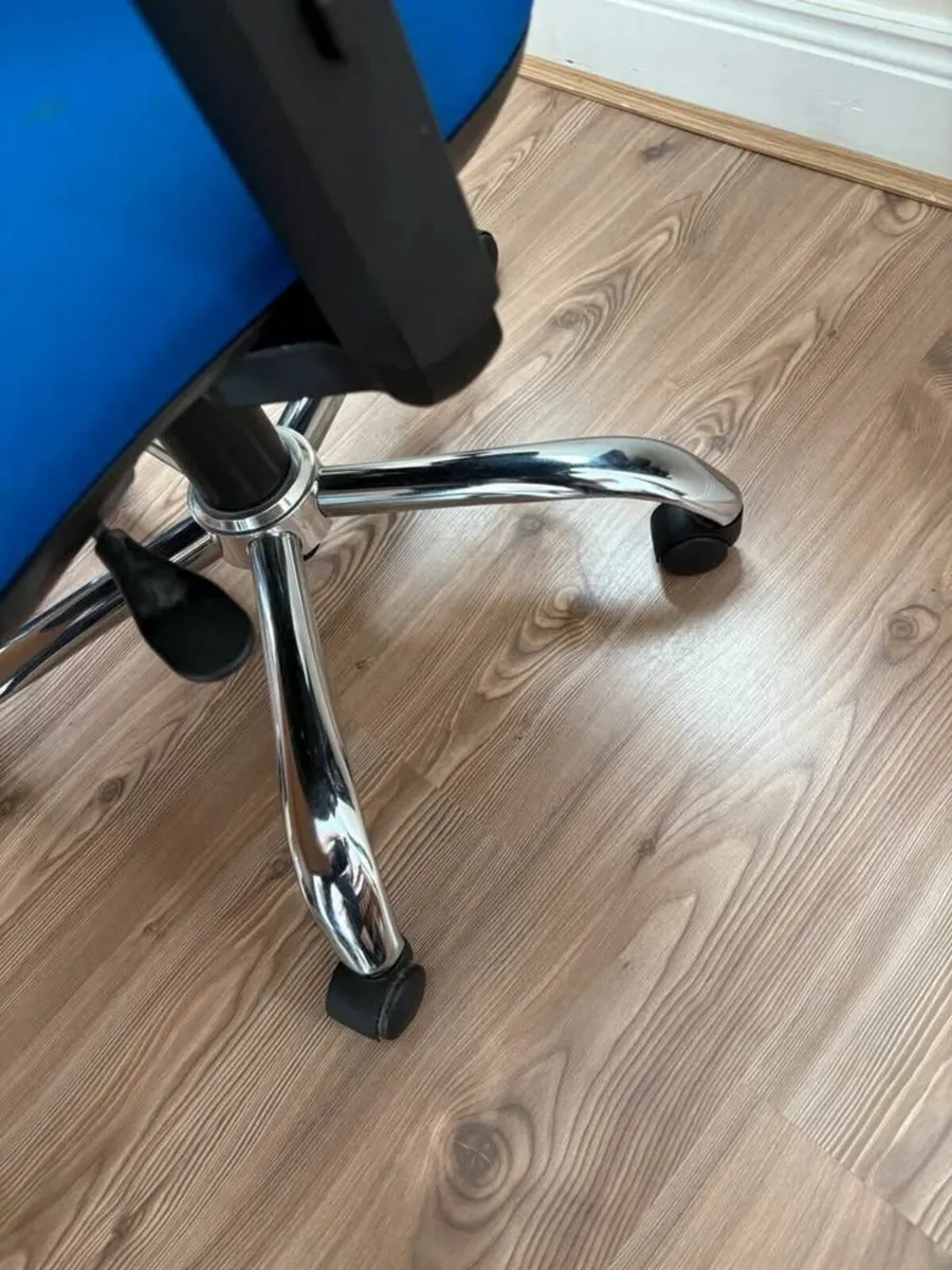 Avior Snowdon Heavy Duty High Back Chair - Image 1