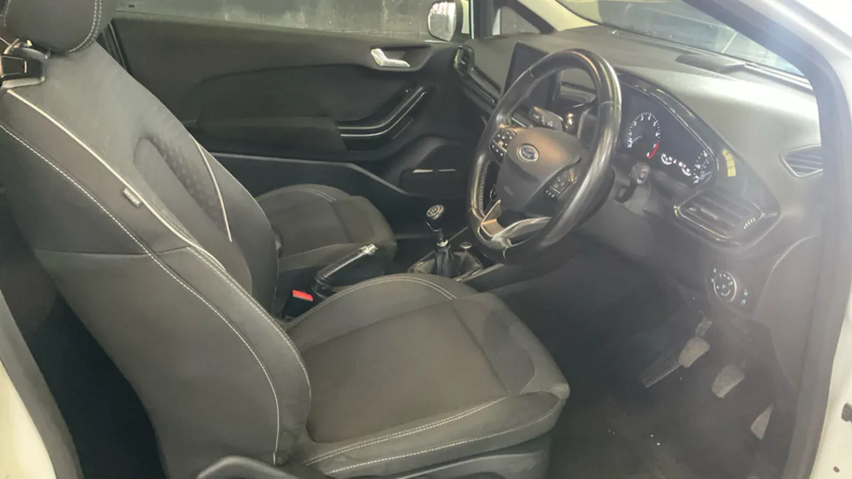 2018 Ford Fiesta TITANIUM 1.0 Petrol - Image 3