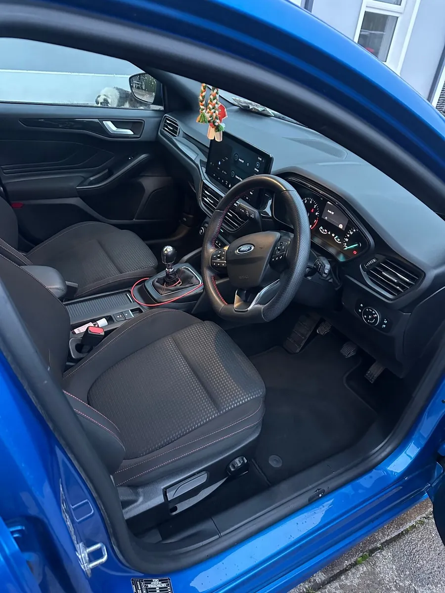 Ford Focus 2022 - Image 4