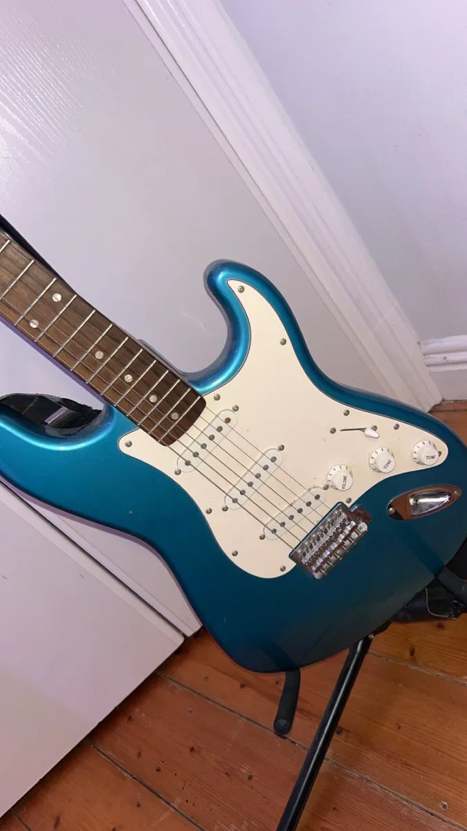 Electric Guitar and Amp - Image 1