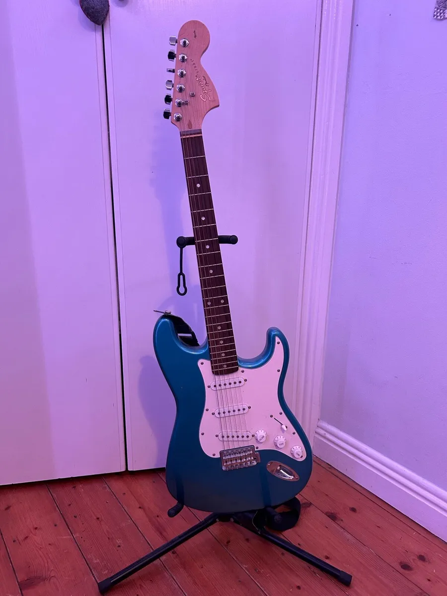 Electric Guitar and Amp - Image 2