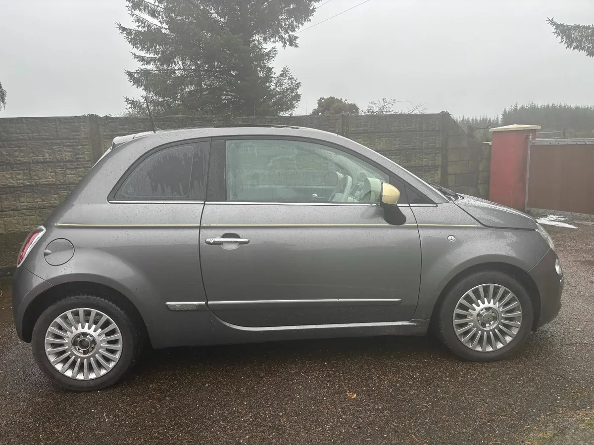 tiny mileage Fiat 500 2013 - Image 2
