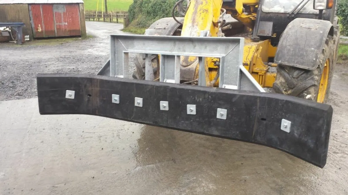 Yard Scrapper for loader - Image 1