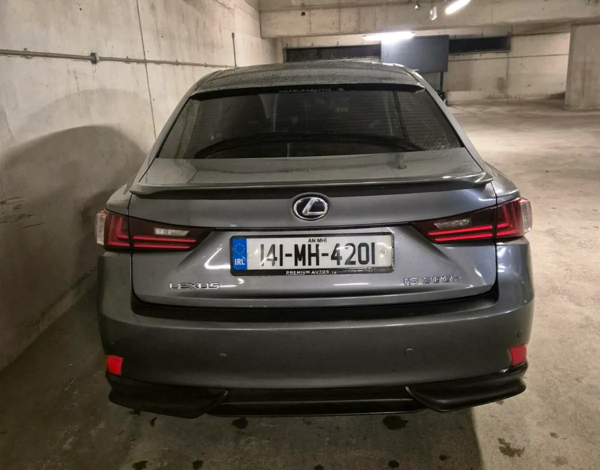 Lexus IS - Image 4