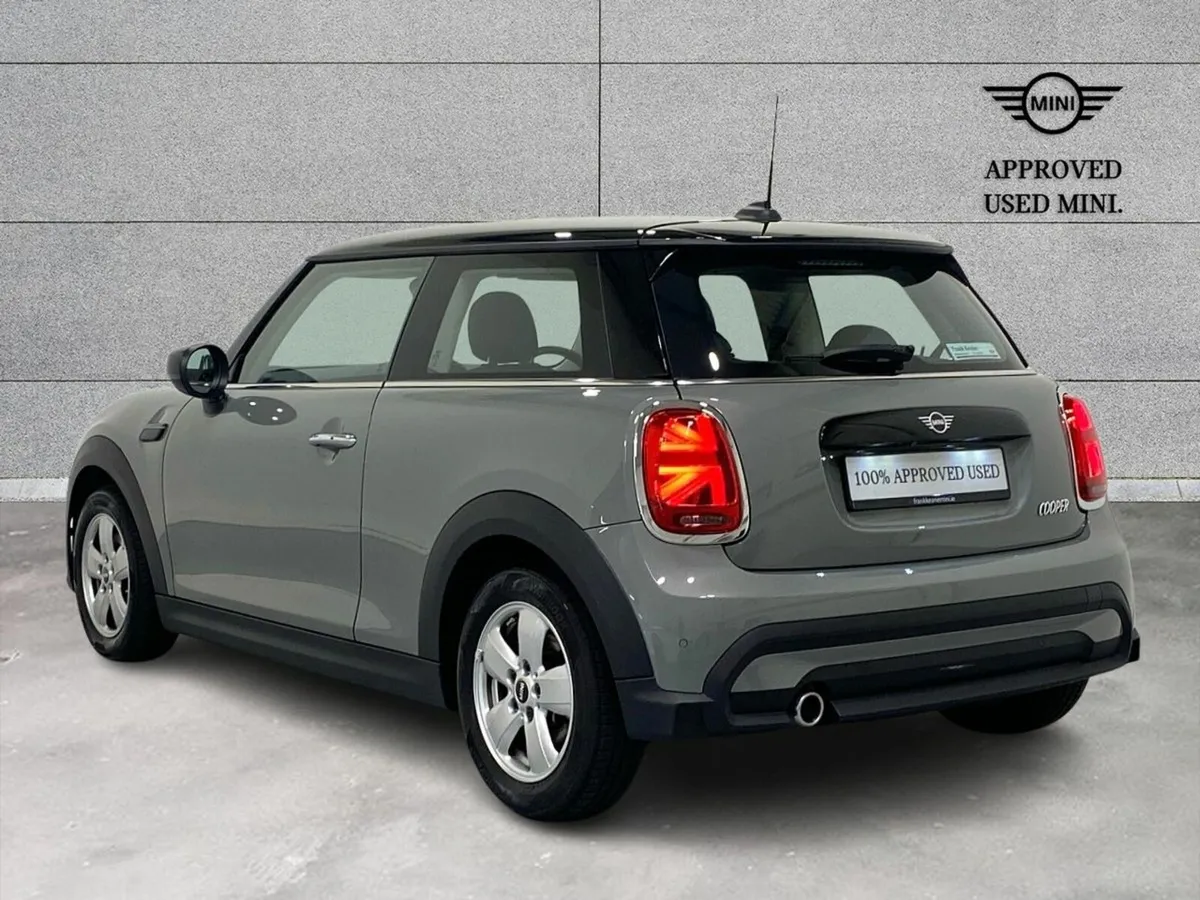 Mini Cooper 3-Door Cooper Classic - Image 2