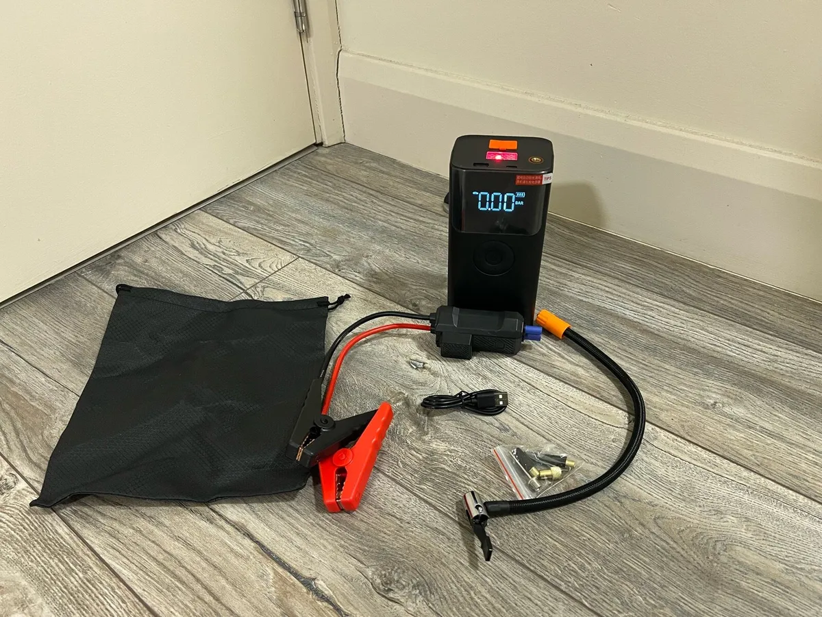 jump starter with air pump - Image 1