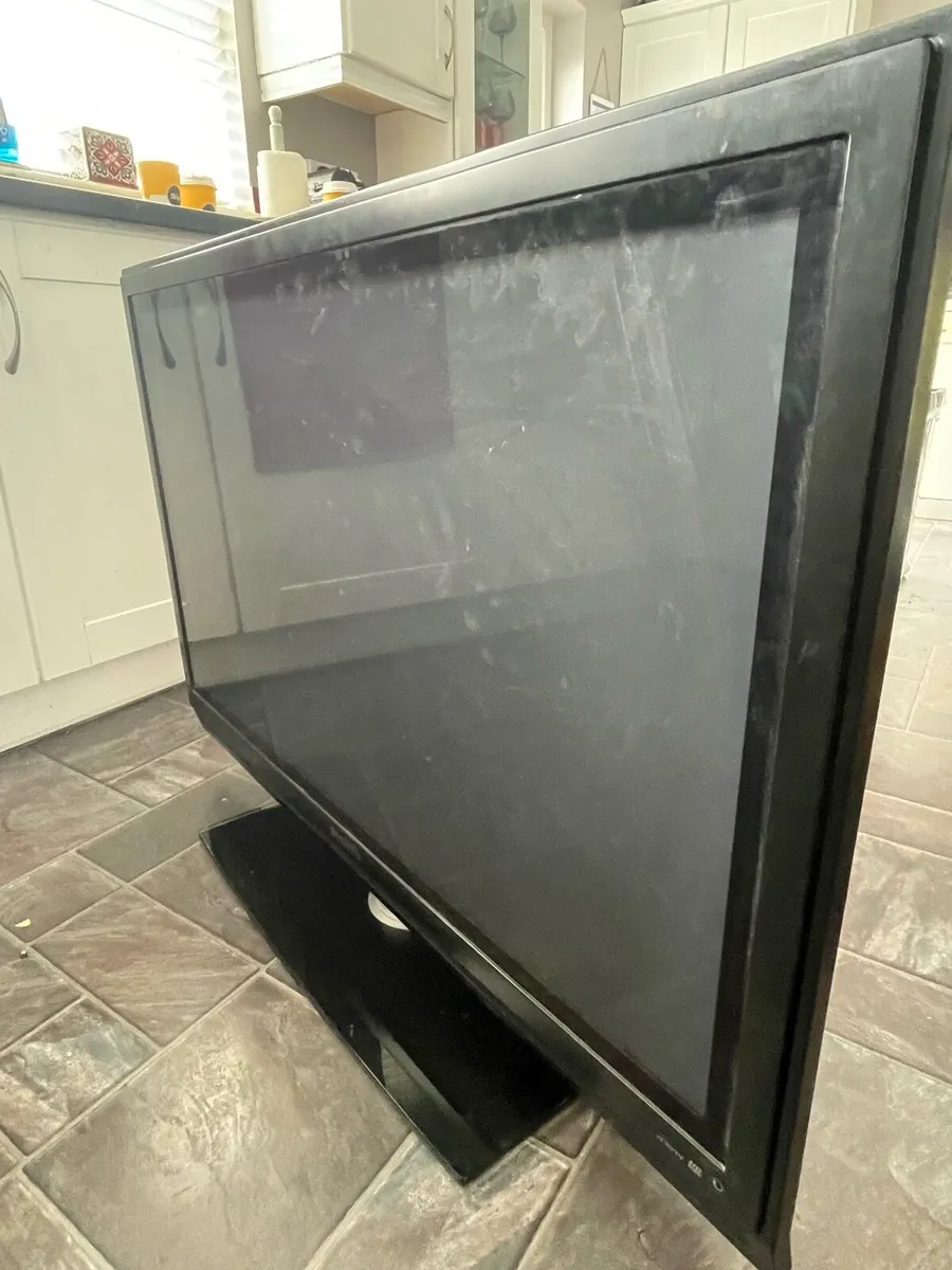 42” phillips tv - Image 2