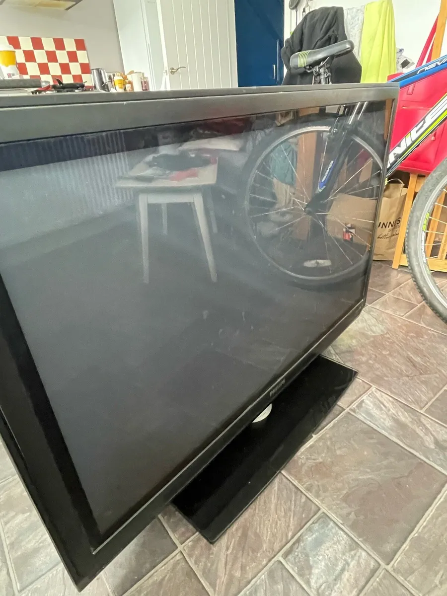 42” phillips tv - Image 3