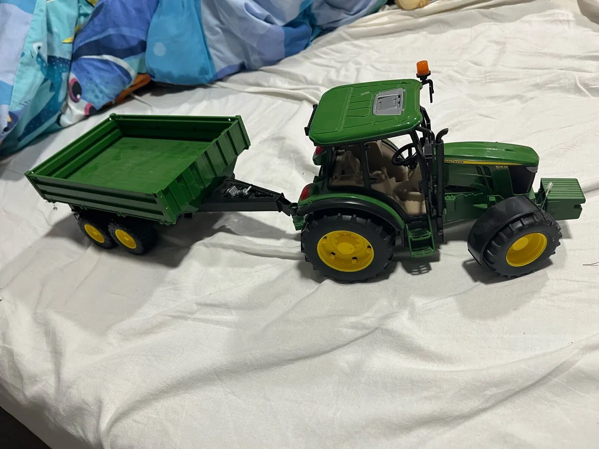 John Deere Toy Tractor - Image 1