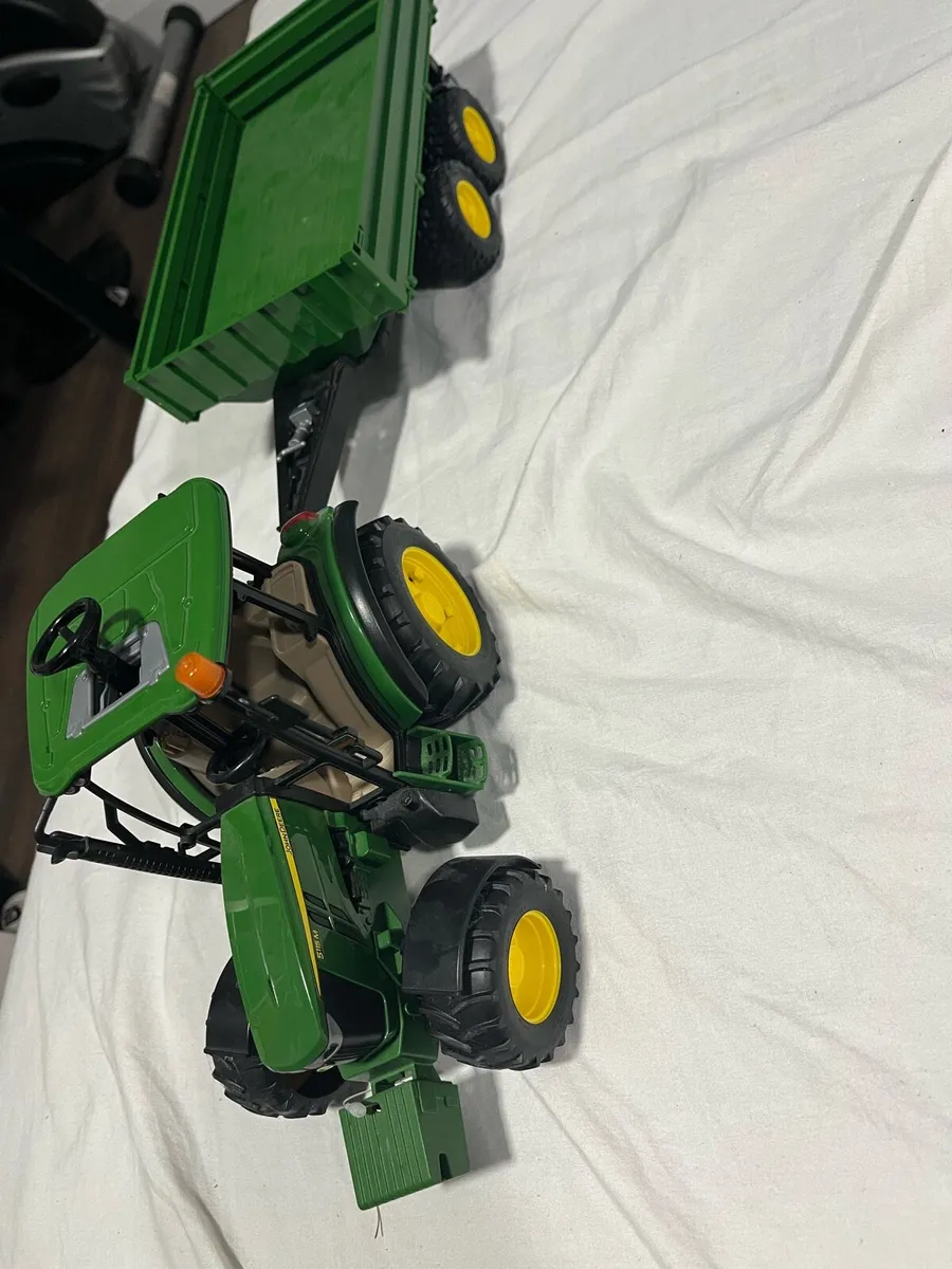 John Deere Toy Tractor - Image 3