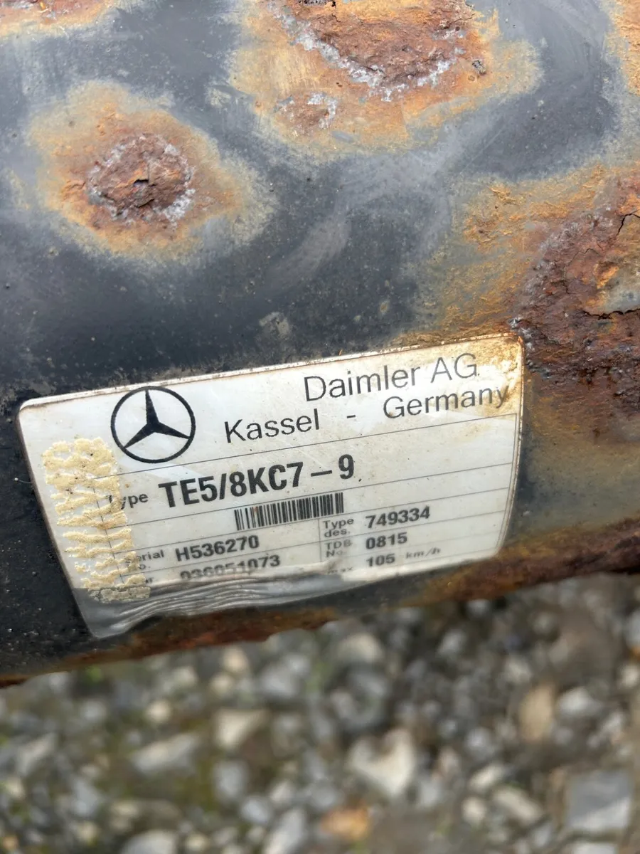 Merceedes axle - Image 1