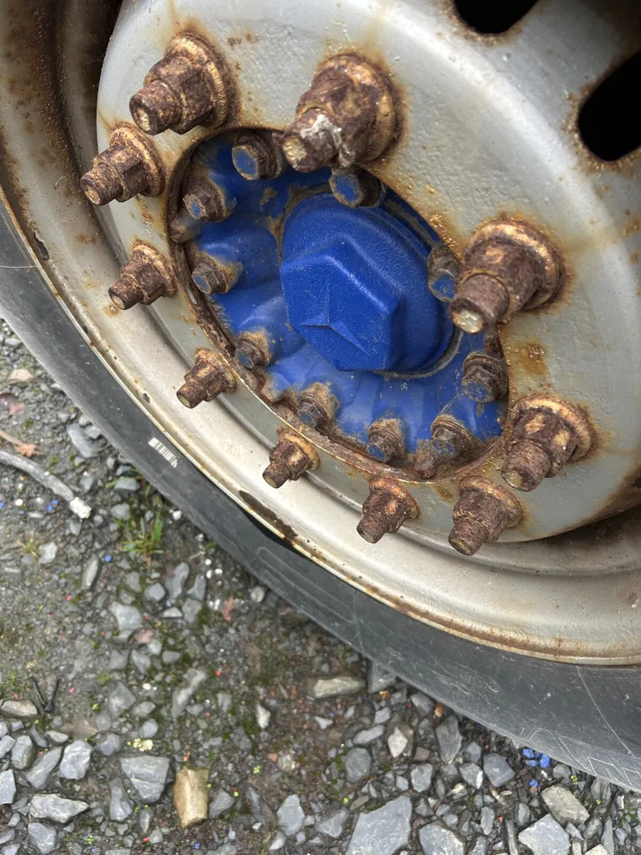 Merceedes axle - Image 2