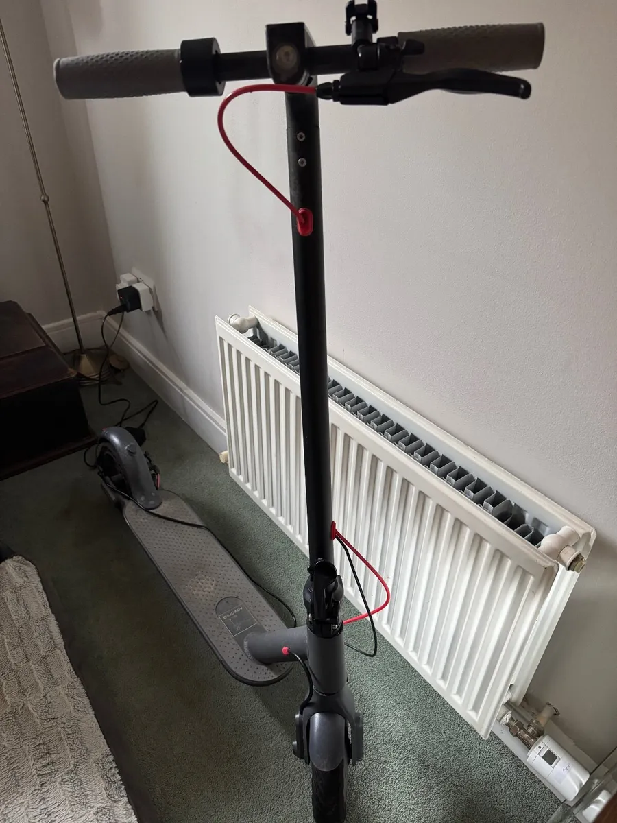 AOVOPRO Electric Scooter ES80 M365 (2023) - Image 4