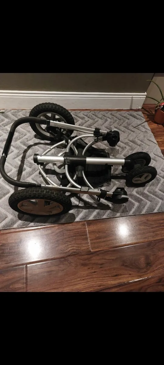 Buggy and extras - Image 3