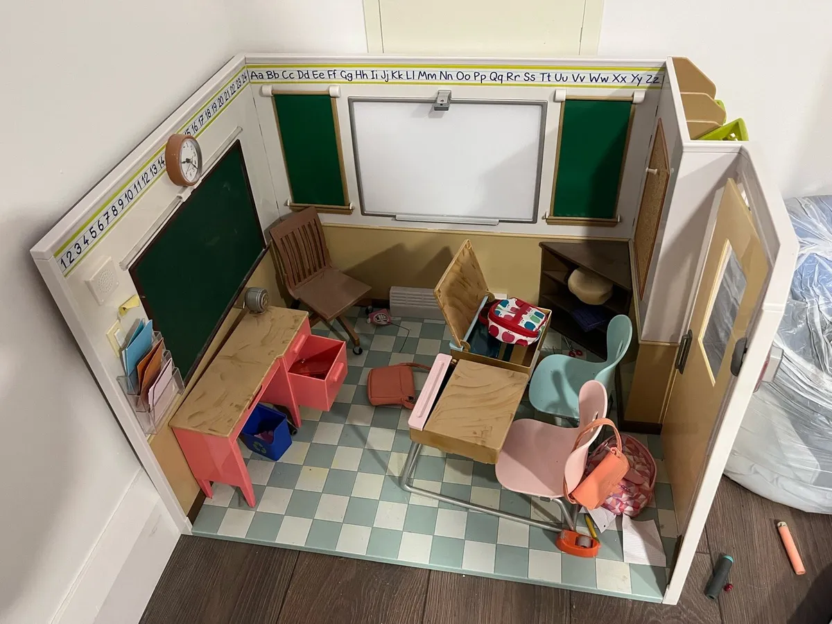 Generation Doll School - Image 1