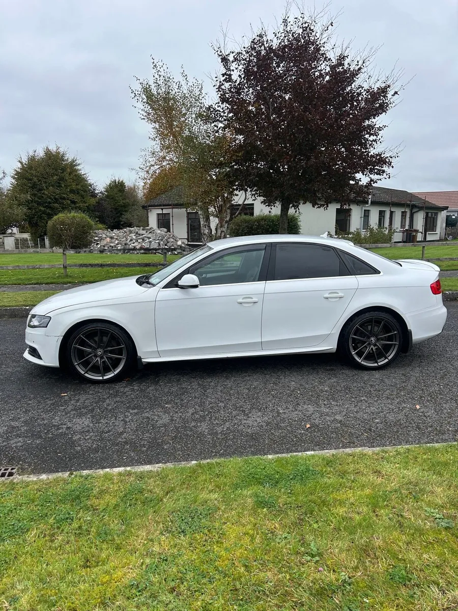 Audi A4 - Image 2