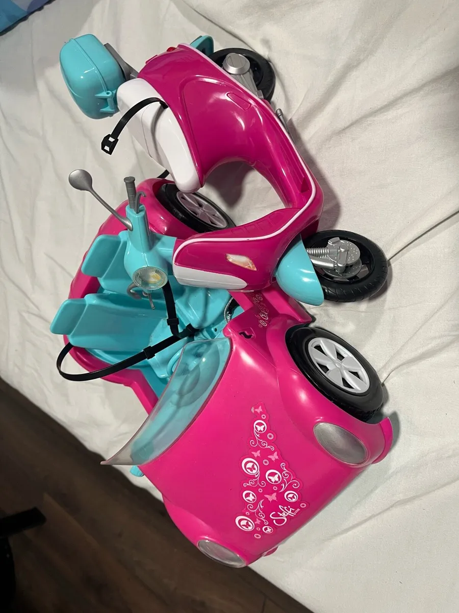 Barbie Car and Moped - Image 1