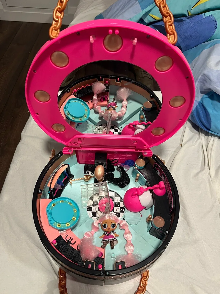 LOL Doll Suitcase & Car - Image 1