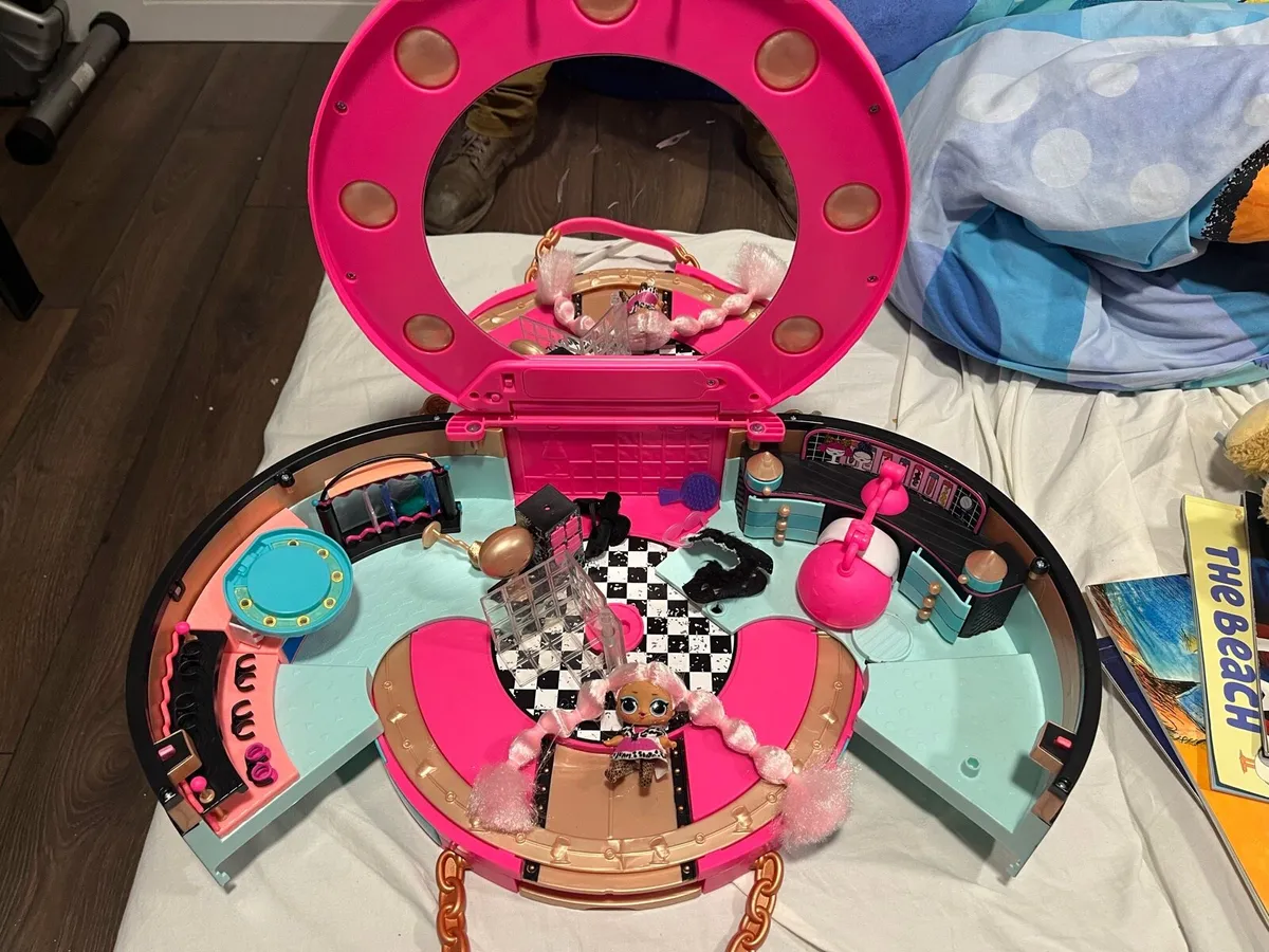 LOL Doll Suitcase & Car - Image 2