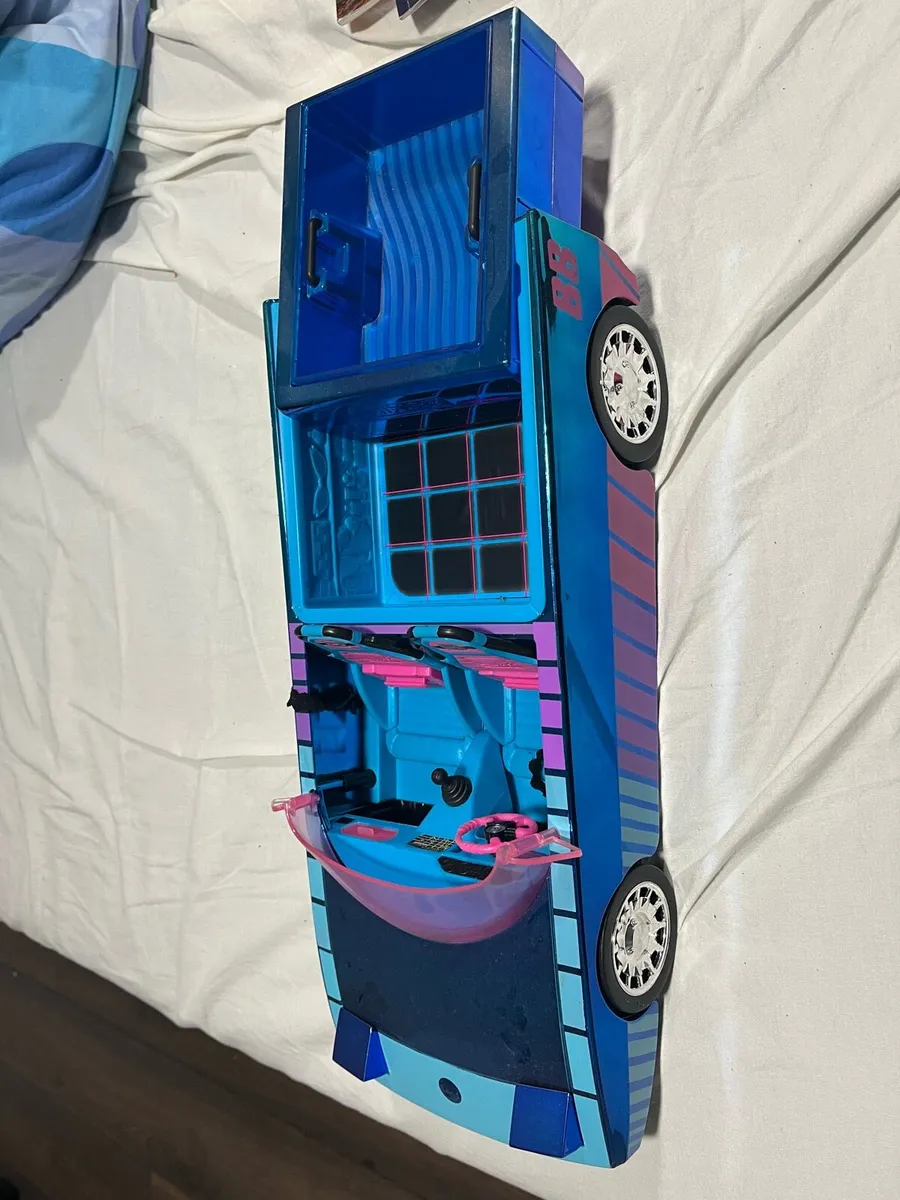 LOL Doll Suitcase & Car - Image 4