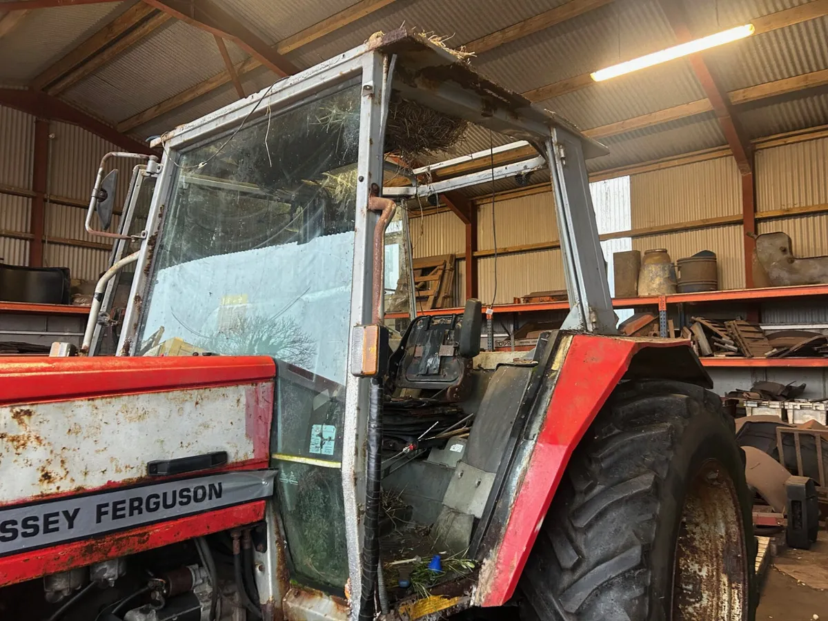 Massey Ferguson 3000 Series Rear Window& Cab Parts - Image 1