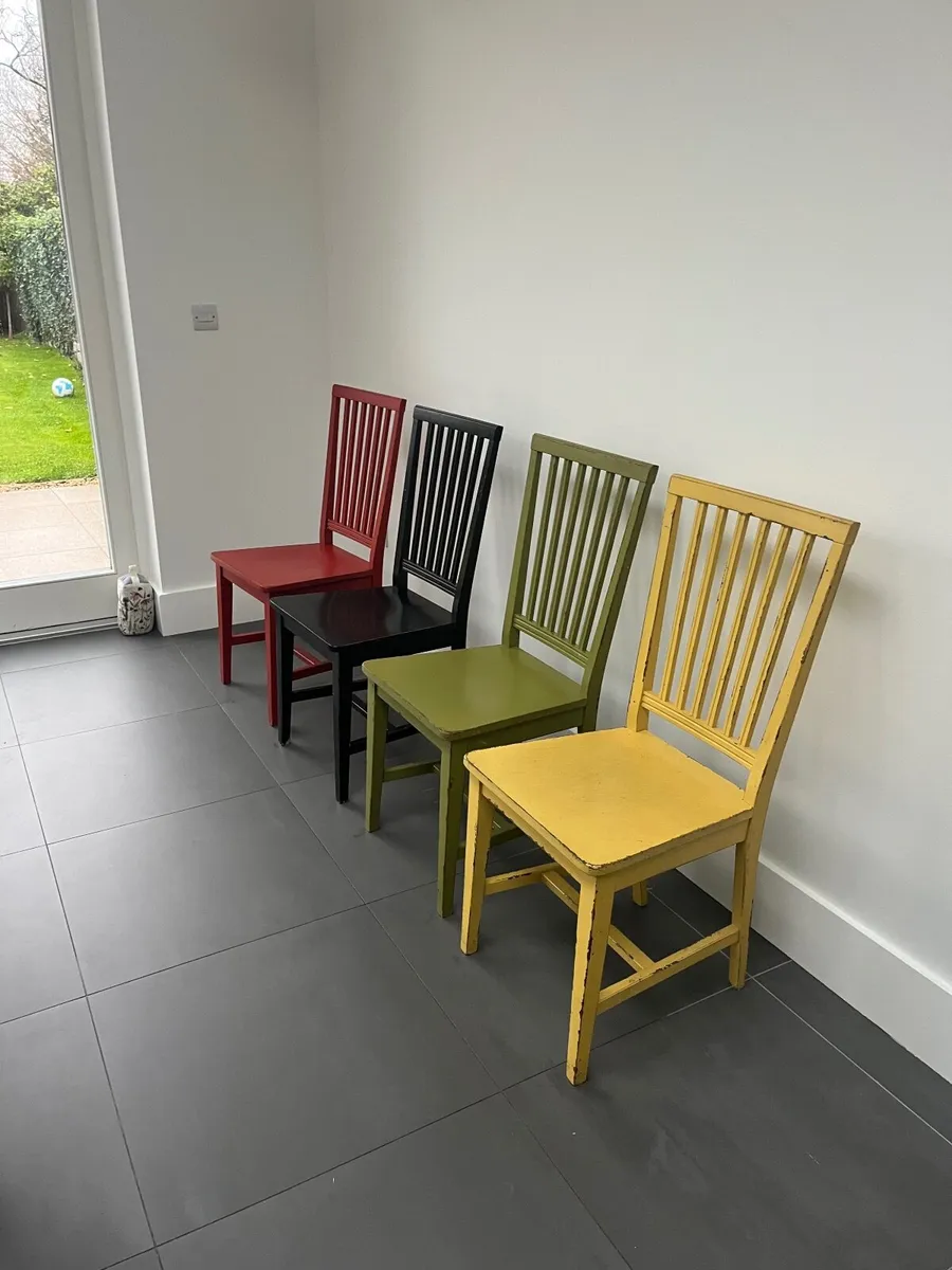 Extendable Dining table & chairs - Image 4