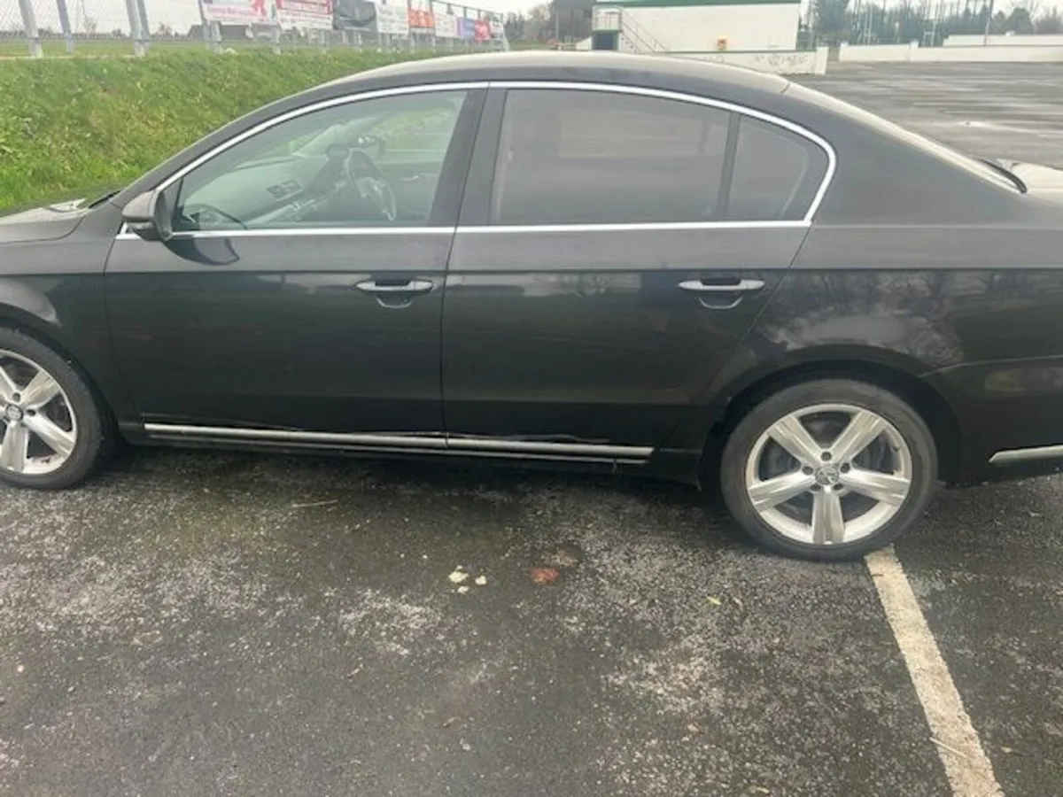 Volkswagen Passat 2012 - Image 3