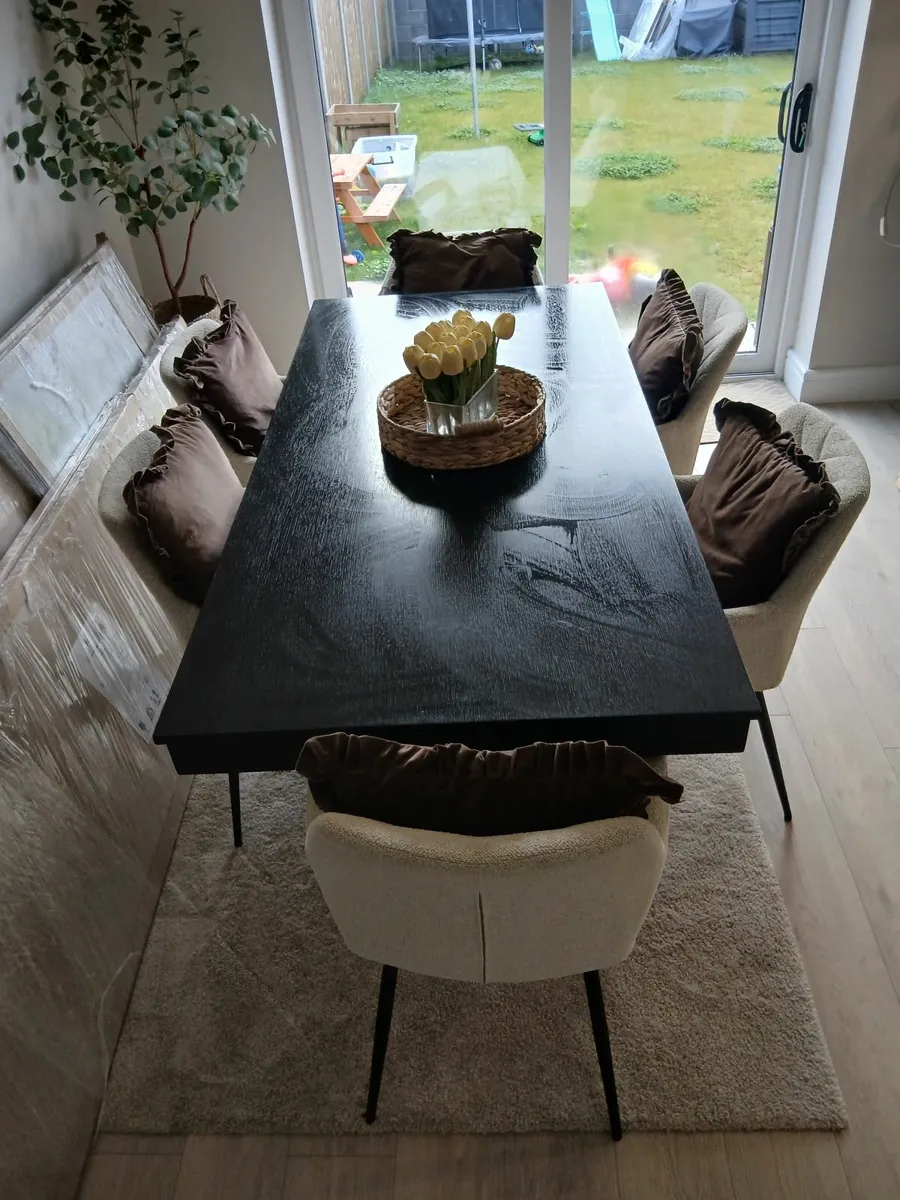 Kitchen table and chairs - Image 3