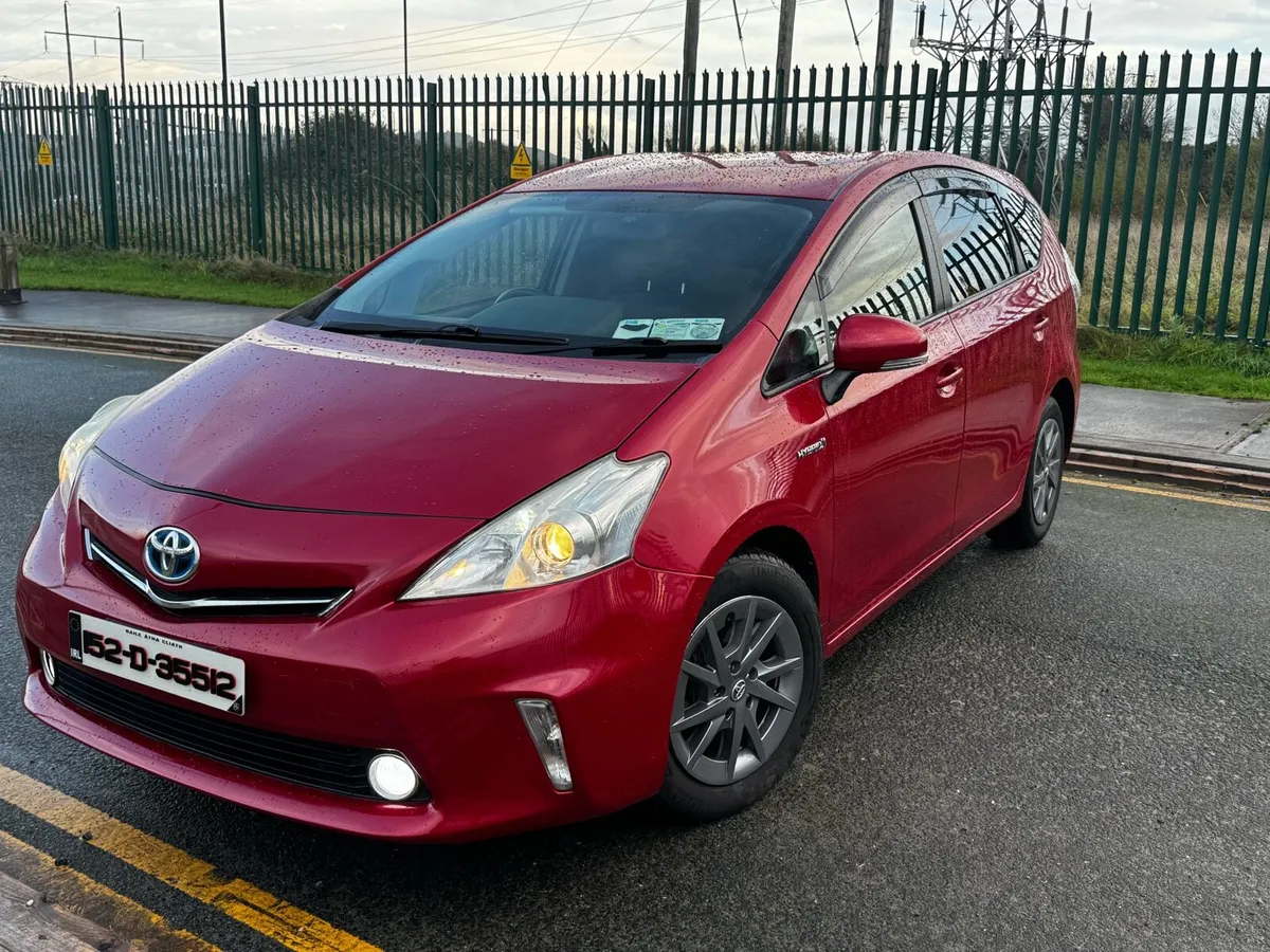Toyota Prius X 7 seats - Image 1
