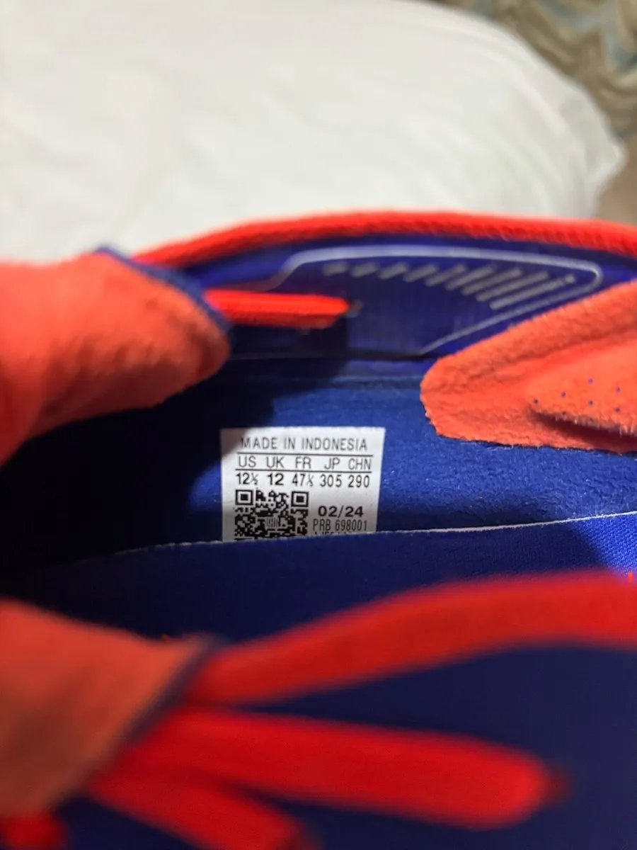 Football boots - Image 1