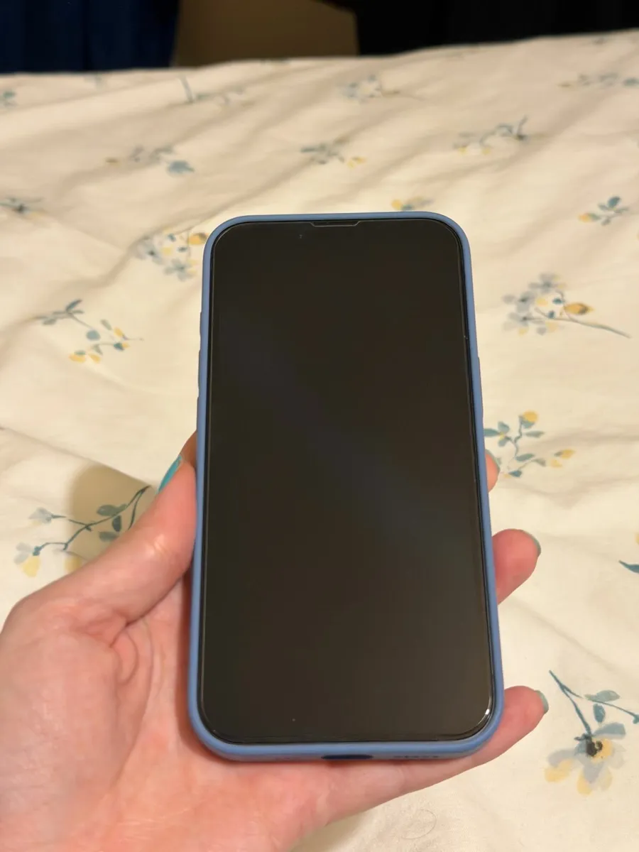 iPhone 16e – Black, 128GB – Unlocked – Barely Used - Image 4