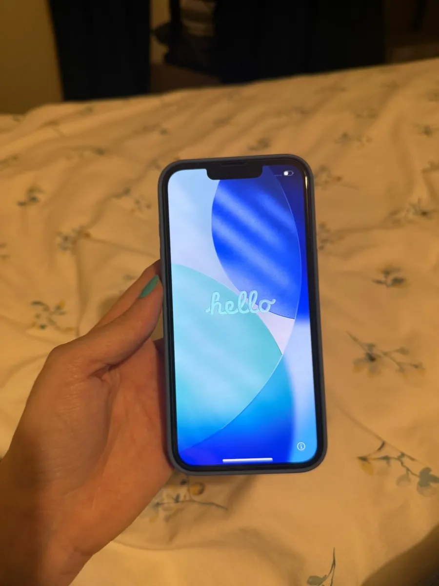 iPhone 16e – Black, 128GB – Unlocked – Barely Used - Image 1