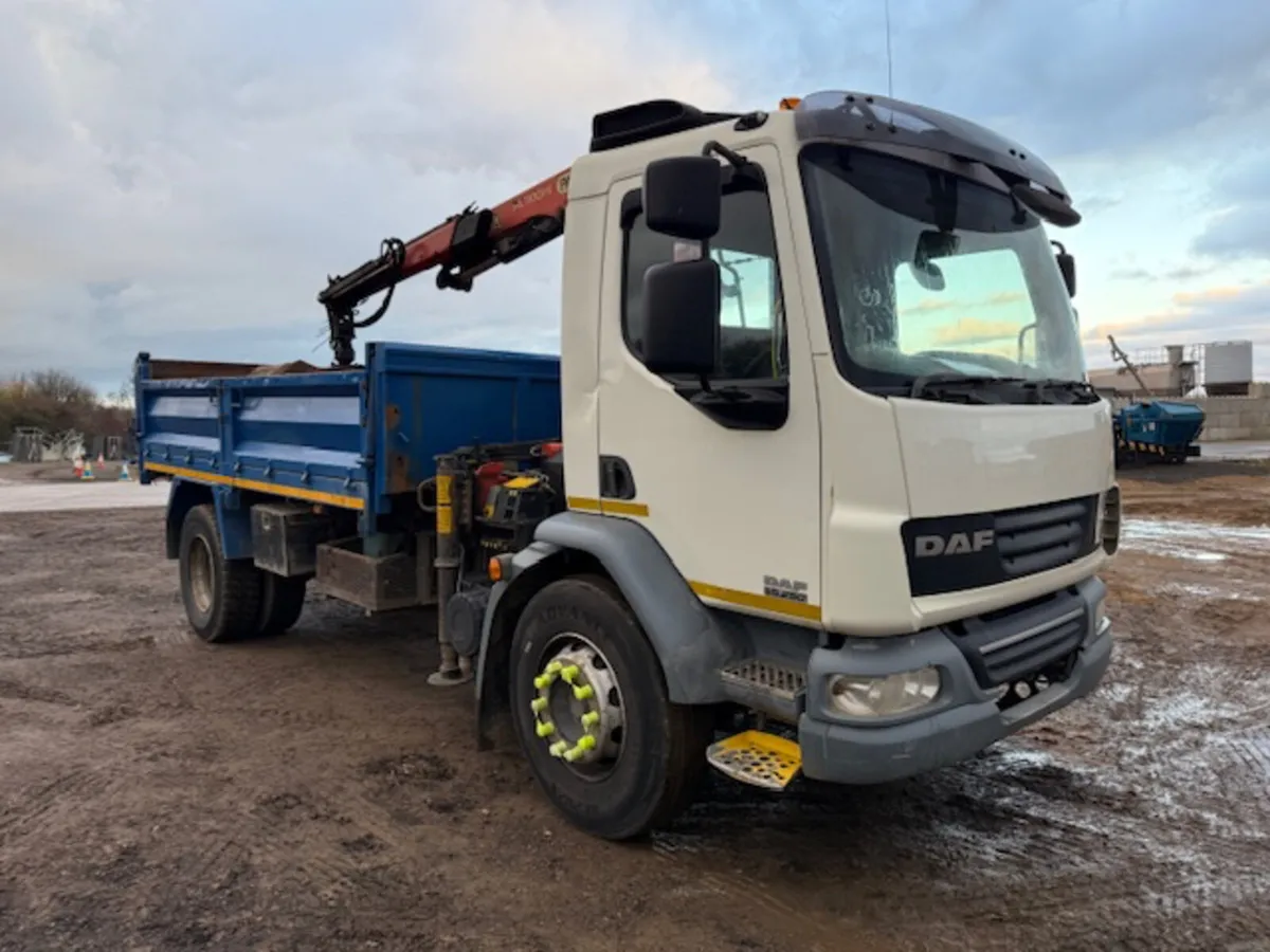 2014 Euro 6 Daf 55/220 tipper grab - Image 1