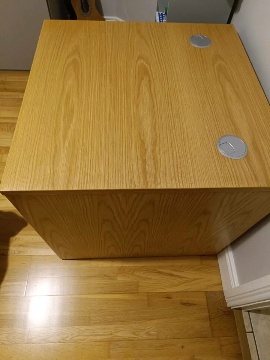 Office desk - Image 3