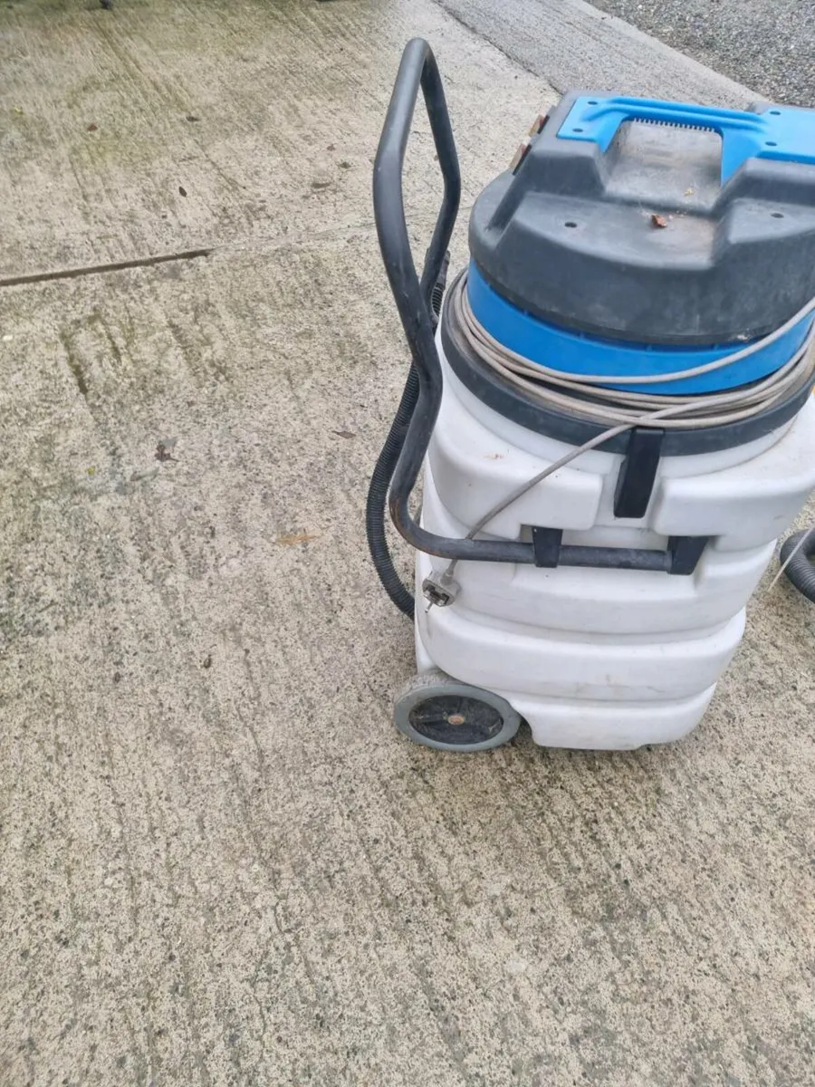 Wet dry vacuum - Image 2