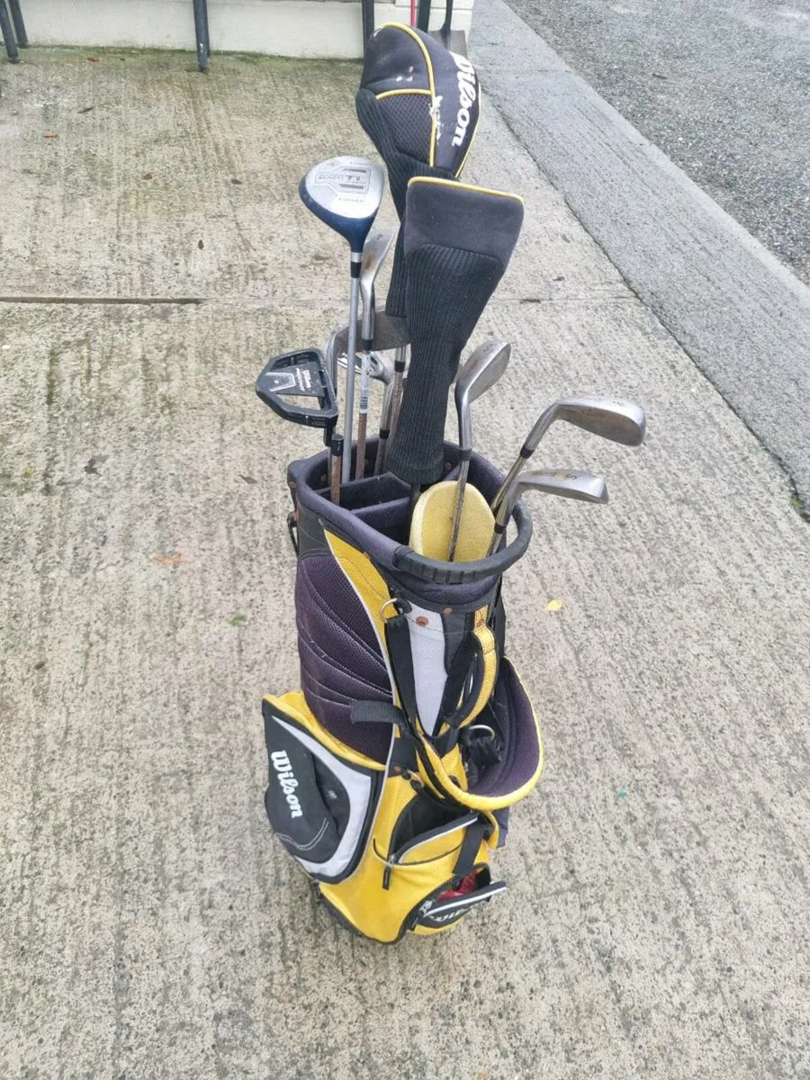 Wilson clubs and bag - Image 1