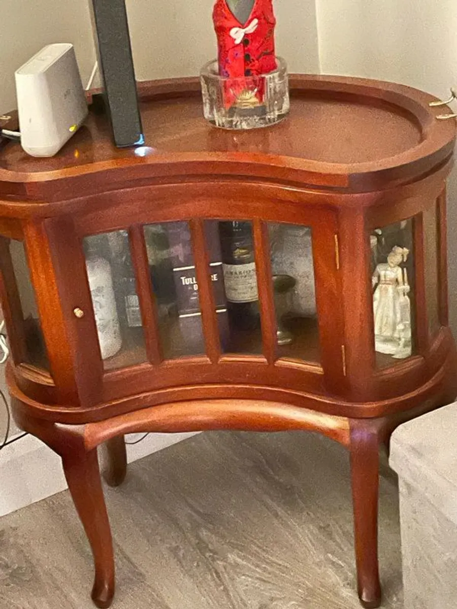 3 seater & 2 seater sofas, Mahogany kidney drinks cabinet, Large wall mirror - Image 4