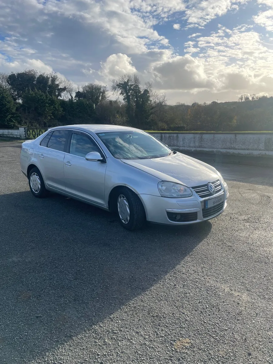 Volkswagen Jetta 2010 - Image 4